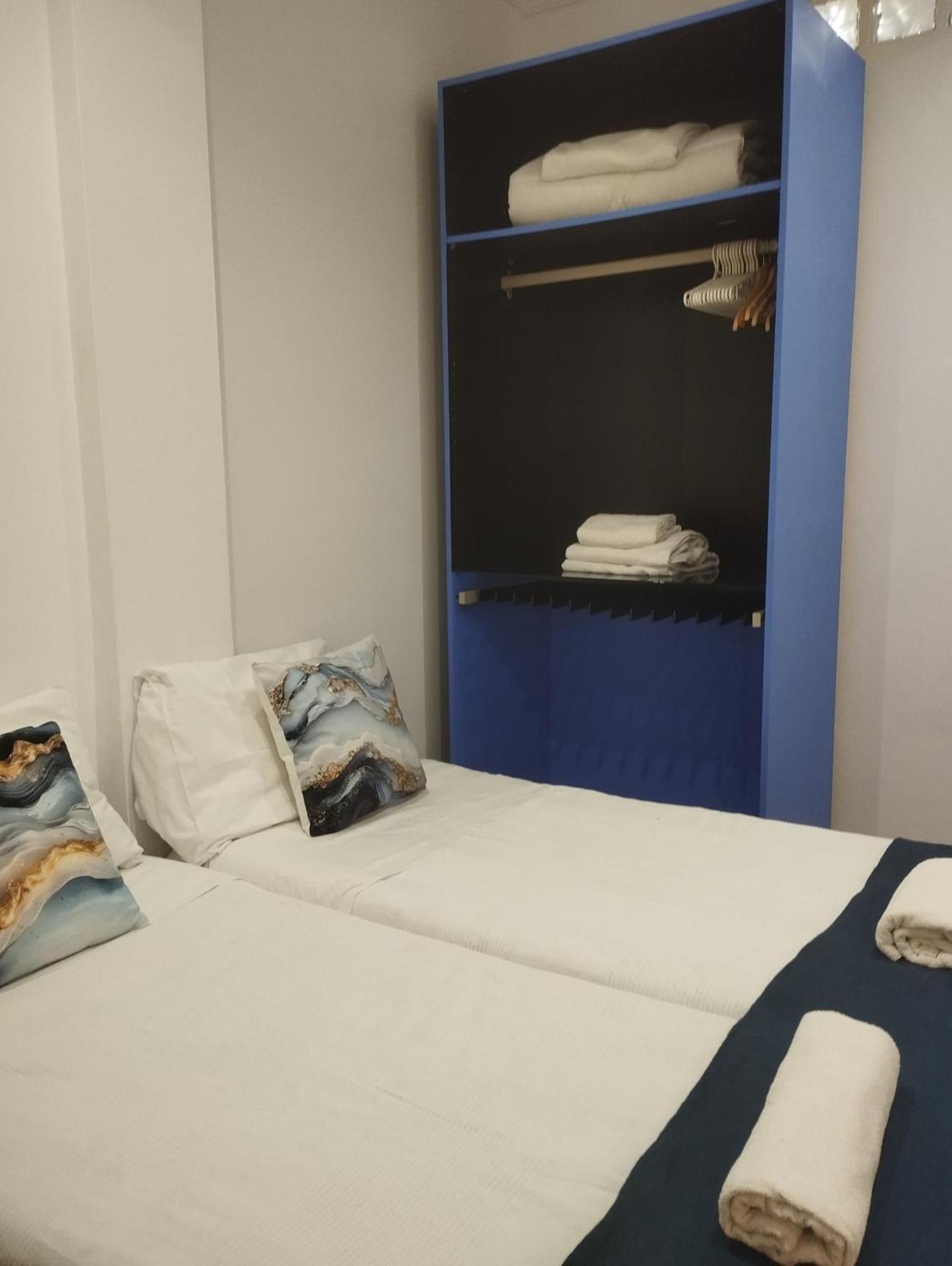 Port House, Paseo Maritimo,A Un Minuto Playa Apartment Fuengirola Bagian luar foto