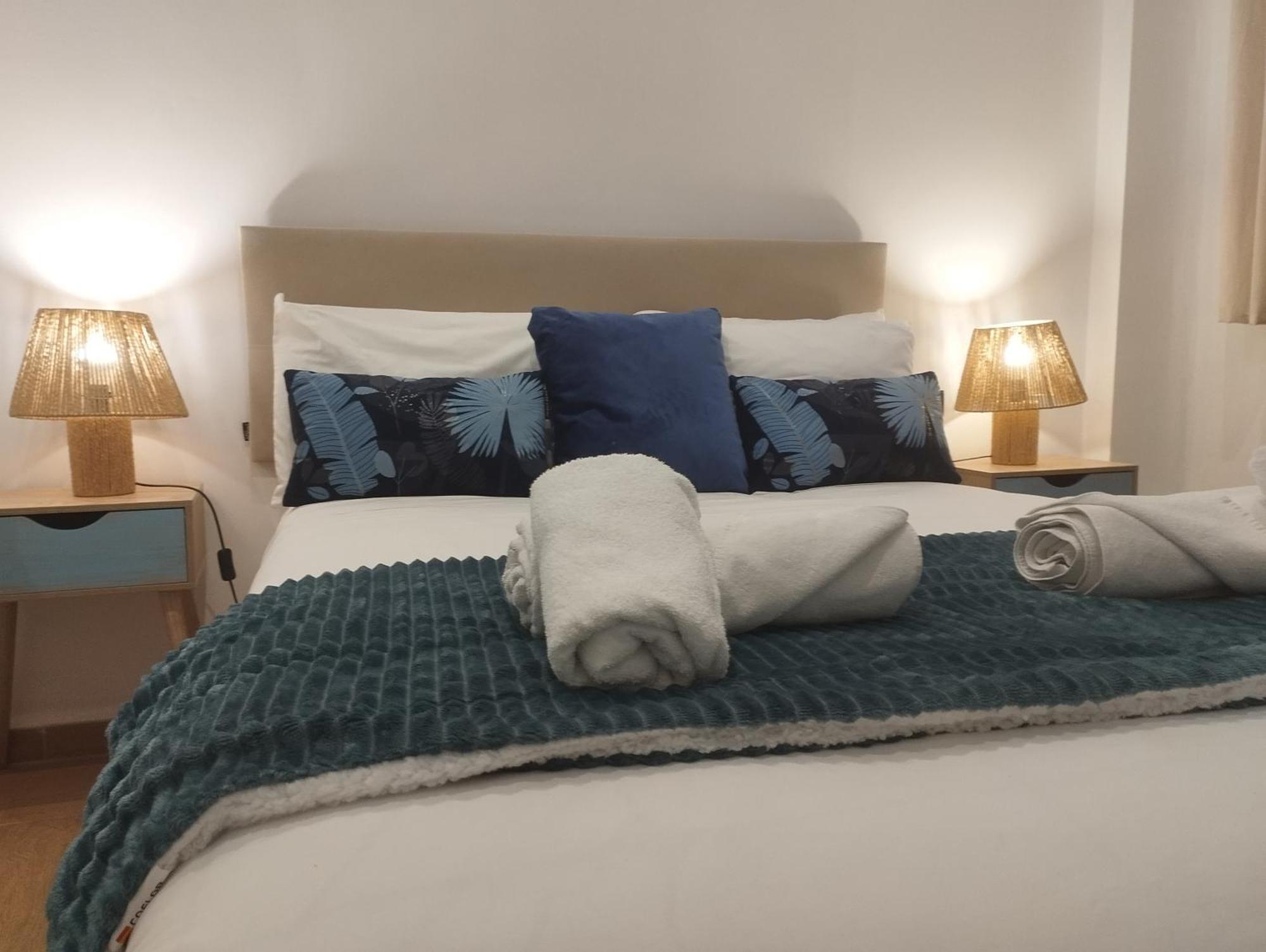 Port House, Paseo Maritimo,A Un Minuto Playa Apartment Fuengirola Bagian luar foto