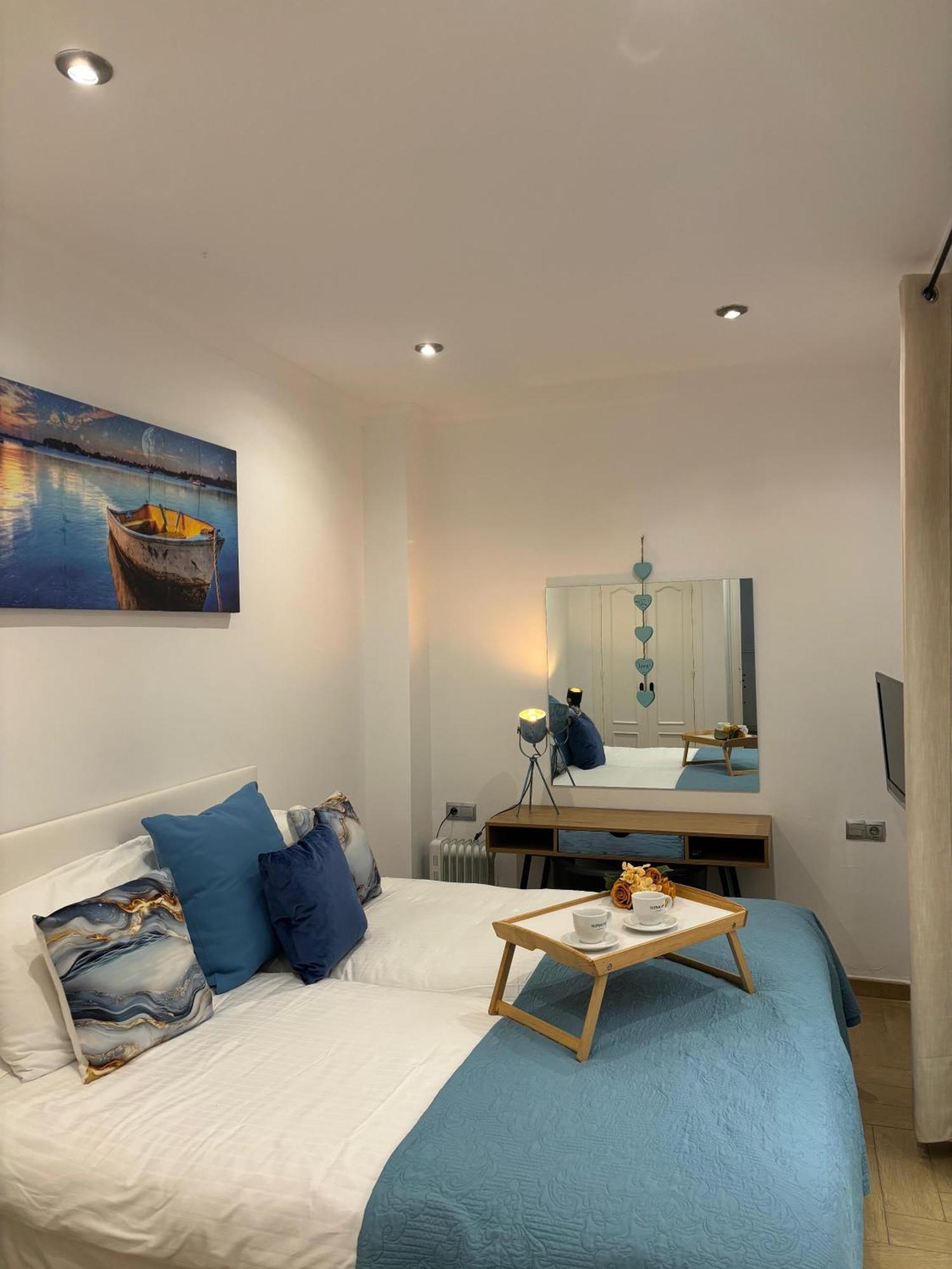 Port House, Paseo Maritimo,A Un Minuto Playa Apartment Fuengirola Bagian luar foto